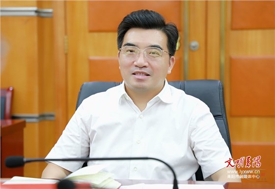 綠色建材產(chǎn)業(yè)園項(xiàng)目會談。