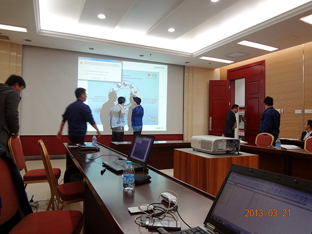 我們公司銷售結合舍弗勒集團工程師一起給海螺川崎針對立磨軸承做的技術交流