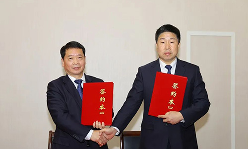 與區(qū)域代表簽訂生產(chǎn)經(jīng)營責(zé)任書、廉政建設(shè)責(zé)任書