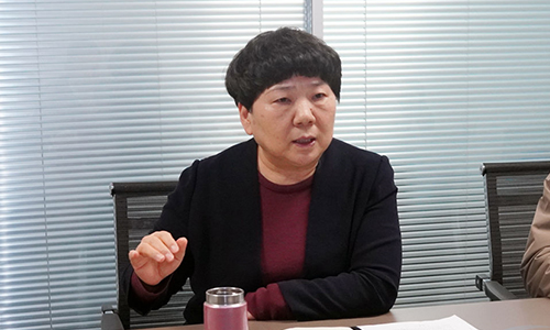 河南省建筑材料工業(yè)協(xié)會(huì)會(huì)長王愛貞